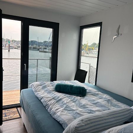 Hausboot Floating 44 In Laboe - Boot 1 - Nikse Villa Екстериор снимка