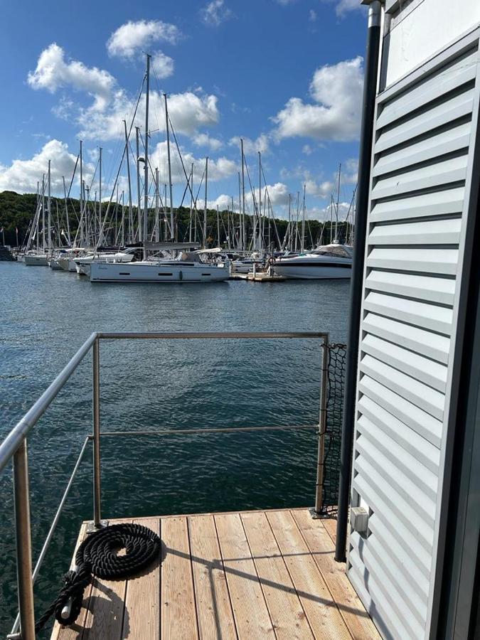 Hausboot Floating 44 In Laboe - Boot 1 - Nikse Villa Екстериор снимка