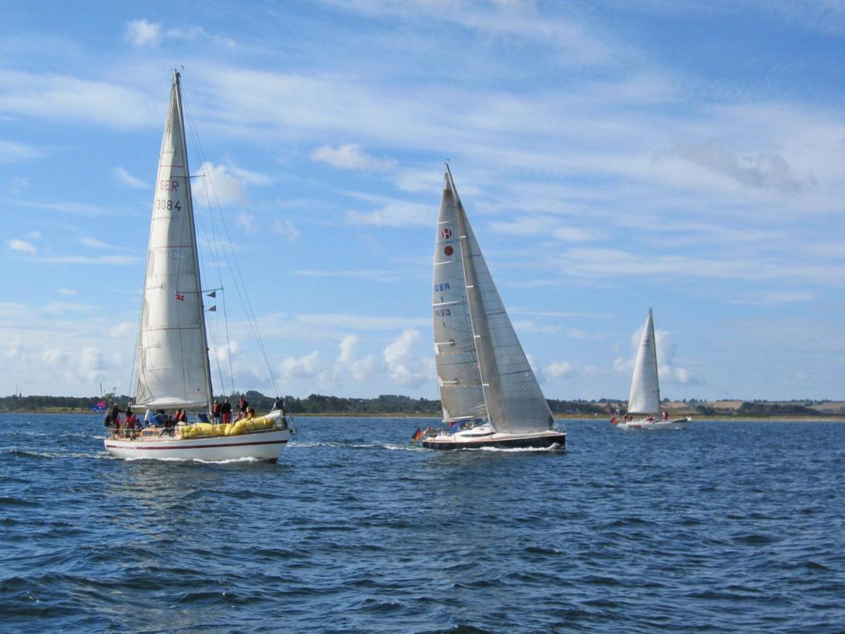 Hausboot Floating 44 In Laboe - Boot 1 - Nikse Villa Екстериор снимка